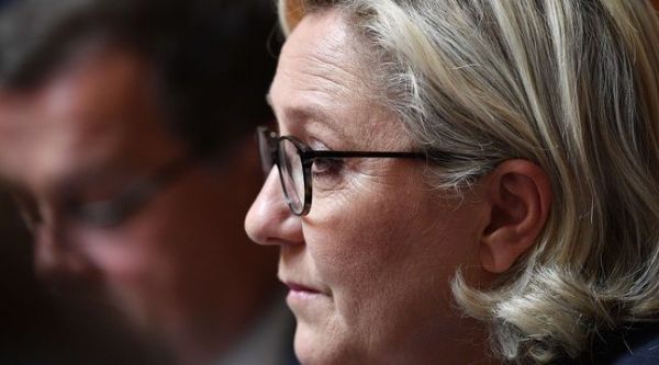 VIDEO. Front national: Marine Le Pen assure qu'elle «n'arrête pas la politique»