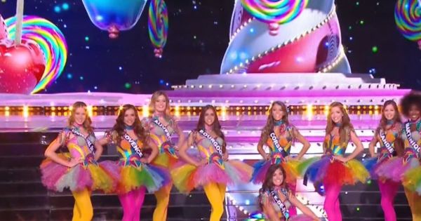 Miss France 2018 : Les 30 Miss font le show en maillot de bain sexy !