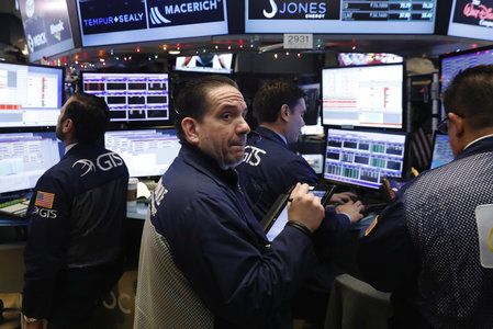 USA-Le Dow Jones gagne 0,88%, le Nasdaq 0,83%