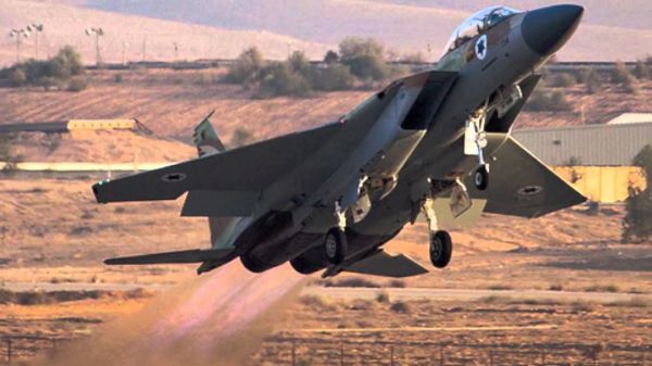 Frappes aériennes et tirs de missiles israéliens pour montrer qu'Israël joue toujours un rôle en Syrie à l'approche de la victoire d'Assad (The Independent)