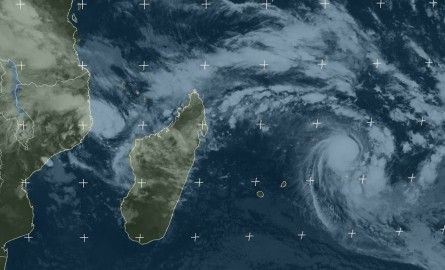 La Réunion : La forte tempête tropicale Berguitta devrait devenir cyclone ce lundi