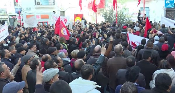 Tunisie : 7 ans après la chute de Ben Ali, les tunisiens sont encore dans la rue | VIDEO