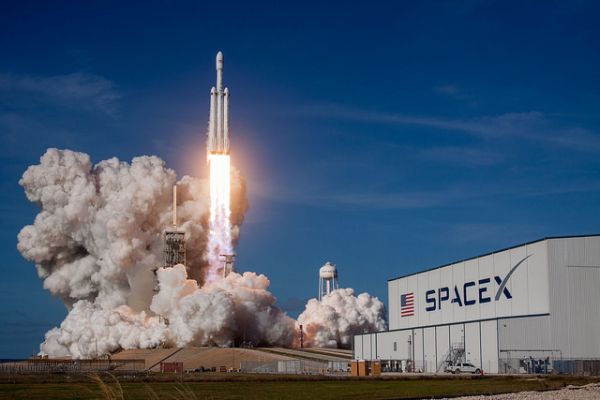 L’actualité spatiale de la semaine du 5 février : Falcon Heavy