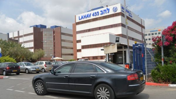 Le magnat des télécoms et l'ex-conseiller de Netanyahu confronté à un témoin