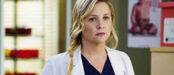 Grey's Anatomy : sur le départ, Jessica Capshaw (Arizona), se dit "triste" mais "reconnaissante"