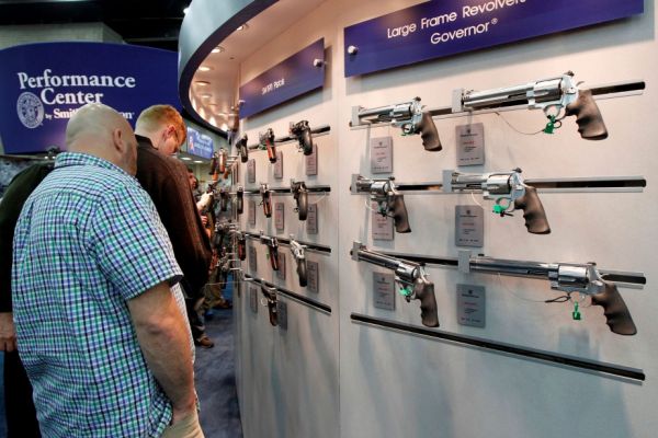 La Floride renforce le contrôle des armes à feu