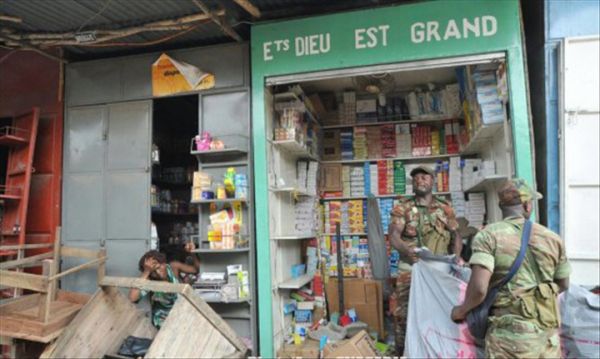 Faux médicaments au Bénin: quatre ans de prison pour sept distributeurs (AFP)