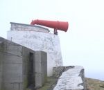Faire sonner la corne de brume du phare de Sumburgh Head (Écosse)