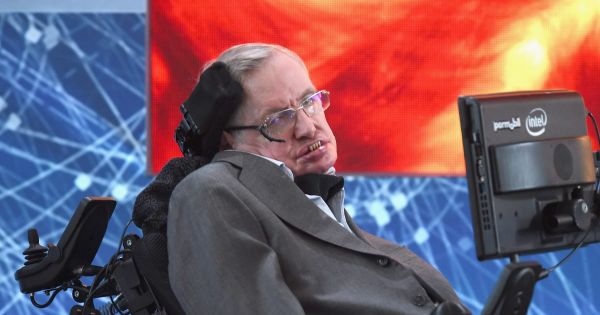 L'astrophysicien britannique Stephen Hawking est mort à l'âge de 76 ans