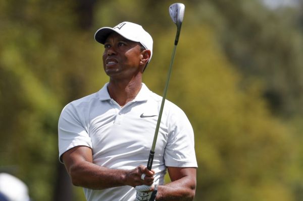 Tournoi des Maîtres: Tiger Woods trébuche