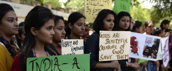 Viol collectif en Inde: les huit accusés plaident non coupable