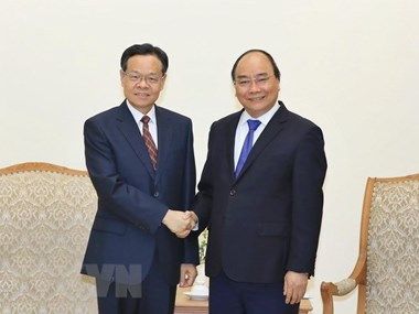Le PM reçoit le président de la région autonome Zhuang du Guangxi