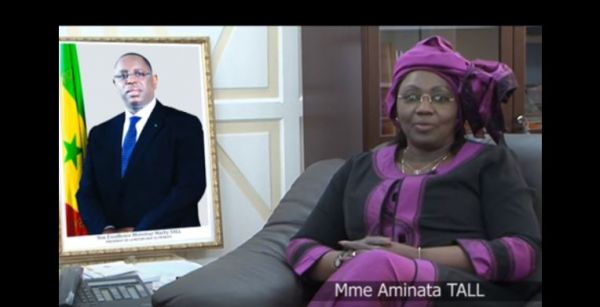 Madame Aminata Tall, Présidente du Conseil Economique Social et Environnemental parraine le Président Macky Sall pour sa Réélection au premier tour de la Présidentielle de 2019