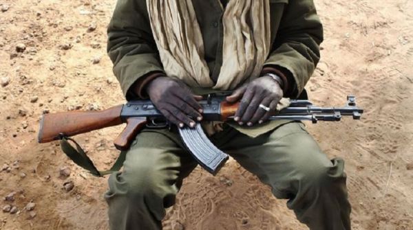 Mali : 15 “terroristes neutralisés”, un soldat tué