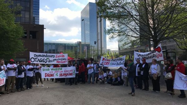 Manifestation des travailleurs de la Croix-Rouge contre la politique d'asile de Théo Francken