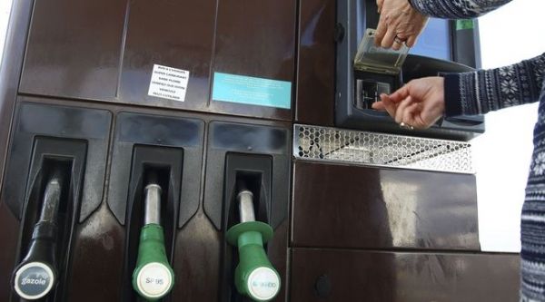 Les prix des carburants poursuivent leur hausse dans les stations-service françaises
