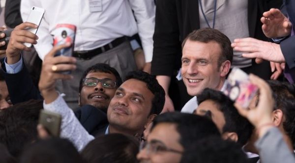 Pourquoi Emmanuel Macron adore les rencontres avec les étudiants à l'étranger