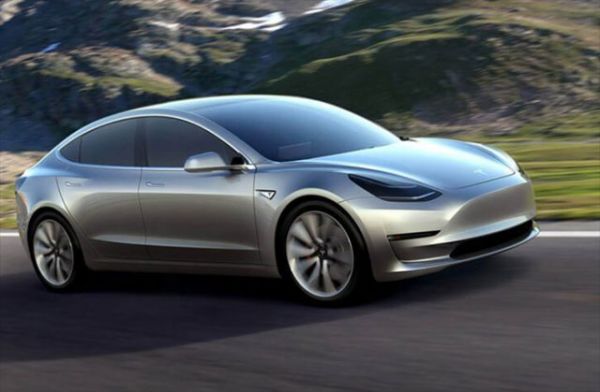 Tesla : un conducteur condamné pour avoir laissé sa voiture conduire tout en se reposant sur le siège côté passager