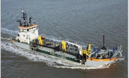 Guadeloupe: Un navire-dragueur pour lutter contre les sargasses en expérimentation