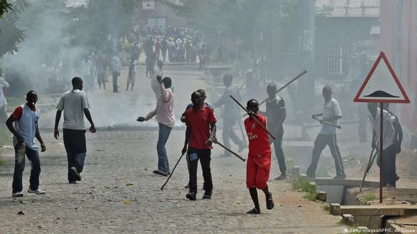 Au Burundi, la violence et les divisions des Imbonerakure