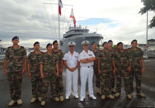 Neuf fusiliers marins formés à Tahiti