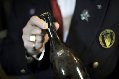 Dans le Jura, trois bouteilles millésimées 1774 mises en vente