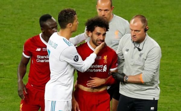 Real-Liverpool : la blessure de Mohamed Salah après un accrochage avec Sergio Ramos vue par Twitter