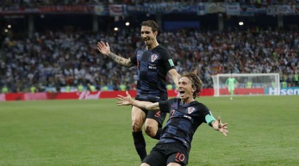 VIDEO. Coupe du monde 2018: Feinte de corps, frappe placée... Le but bien mignon de Luka Modric