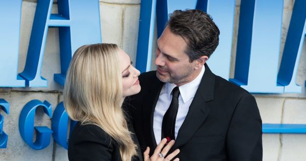 Amanda Seyfried et son mari Thomas Sadoski complices à l'avant-première de "Mamma Mia! Here we go again"