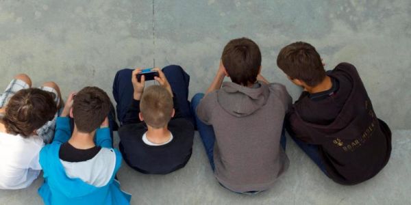 Ce que devrait contenir la loi sur l'interdiction du portable à l'école et au collège