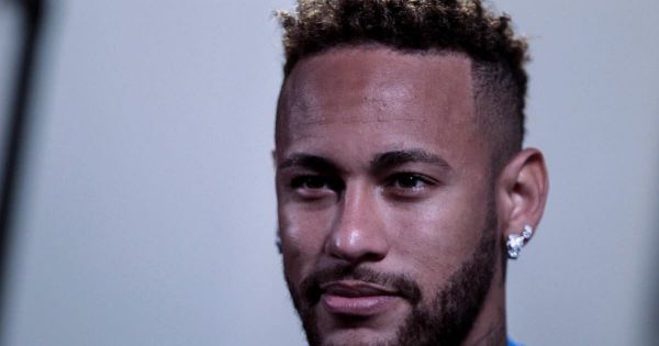 Neymar : "Je ne voulais plus voir de ballon" après le Mondial