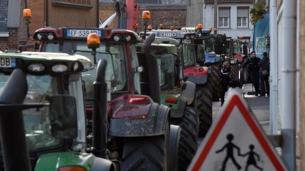 Une vingtaine de tracteurs pour protester contre le plan d'urbanisme