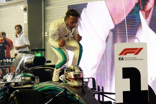 Lewis Hamilton victorieux à Singapour