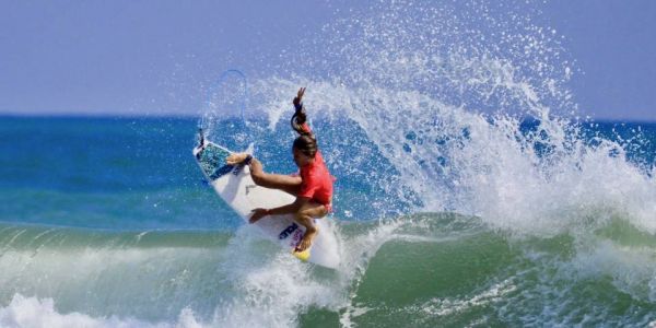 Mondiaux de surf ISA 2018 : Pauline Ado et Justine Dupont en forme, Jorgann Couzinet et Cannelle Bulard aux repêchages
