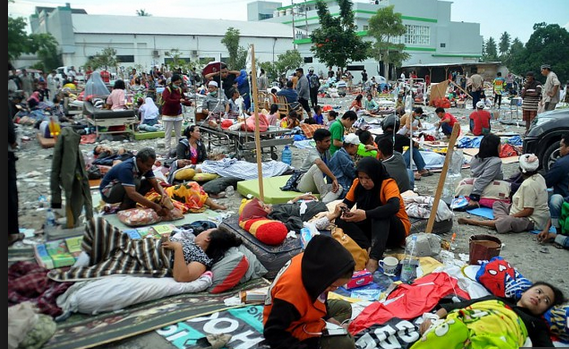 Indonésie : 1571 morts et 70 000 maisons détruites après le Tsunami