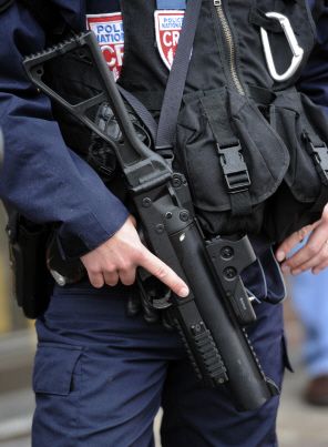 Fusillade sur les Champs-Élysées : l'ex-braqueur est mort