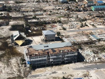 Ouragan Michael : au moins six morts et des paysages de désolation