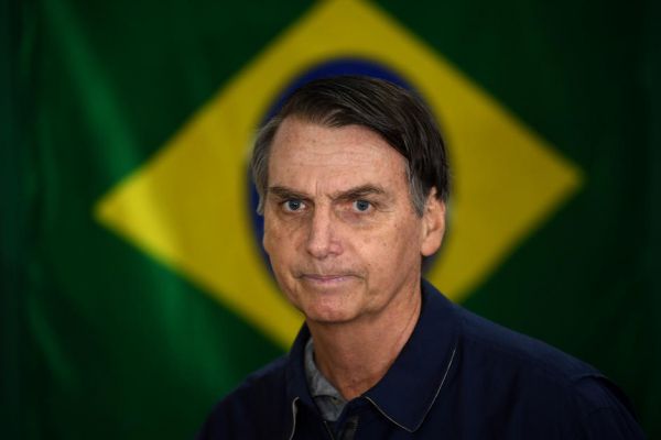 Bolsonaro, de droite ou d'extrême droite ? Au Brésil, le choix des mots fait débat