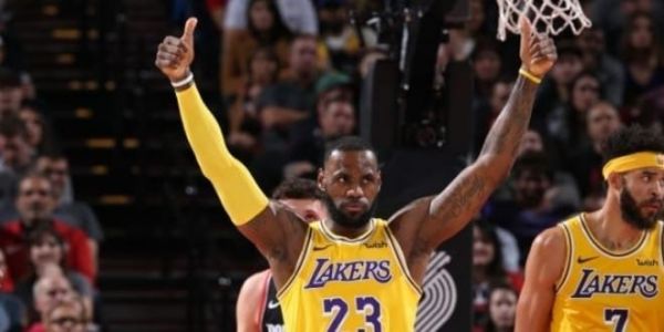 Programme NBA : Les Lakers défient les Raptors; Sixers, Blazers et Spurs enchaînent