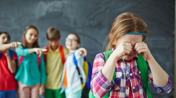 Harcèlement scolaire : parents, voici les 5 signes qui doivent vous alerter