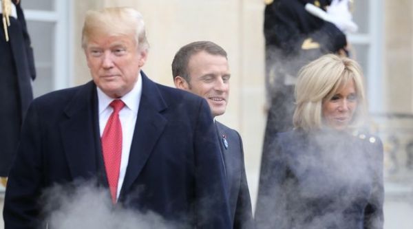 VIDEO. Trump quitte les Macron à l'Elysée dans un grand nuage de fumée de sa Cadillac