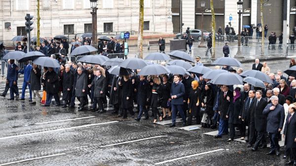 VIDÉO - Centenaire de l'Armistice : la remontée symbolique des Champs-Elysées par les chefs d'Etat
