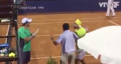 Insultes et presque bagarre entre deux tennismen professionnels (Uruguay)
