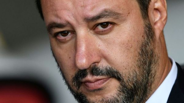 L'Italie adopte la loi de Salvini durcissant sa politique d'immigration