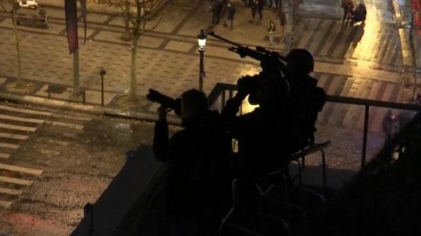 "Gilets jaunes" : des snipers étaient-ils en position à Paris lors de la manifestation de samedi ?