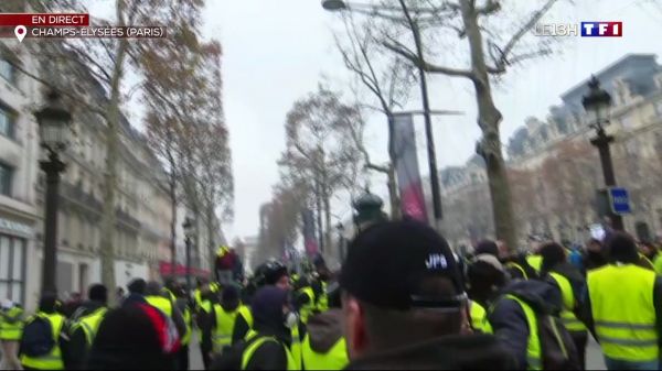 Gilets jaunes acte IV : ambiance tendue sur les Champs-Élysées