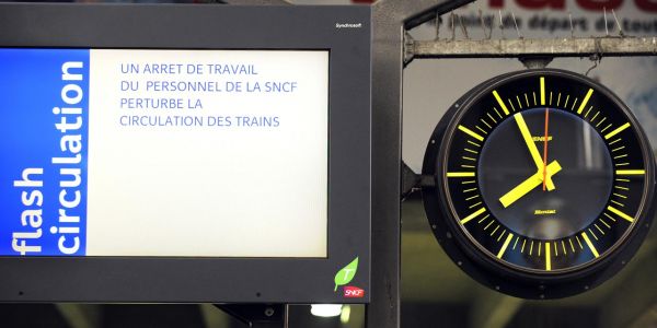 Le gendarme du rail tacle la méthode de calcul des retards de la SNCF : "Cinq minutes, c'est cinq minutes !"
