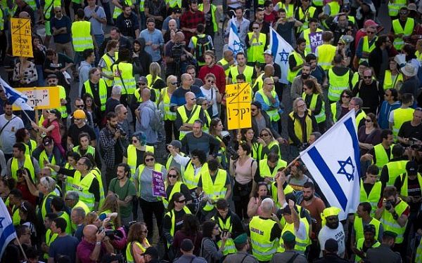 Des « gilets jaunes » israéliens manifestent contre la hausse des prix