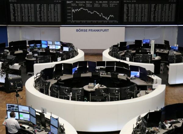 Les Bourses et l'euro en baisse, l'économie mondiale inquiète