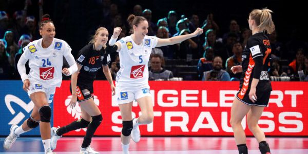 Handball : les Bleues se qualifient pour la finale de l'Euro